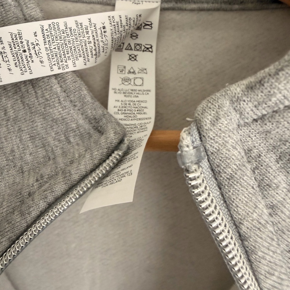 ALO Yoga Accolade 1/4 Zip Pullover - Picture 11 of 12